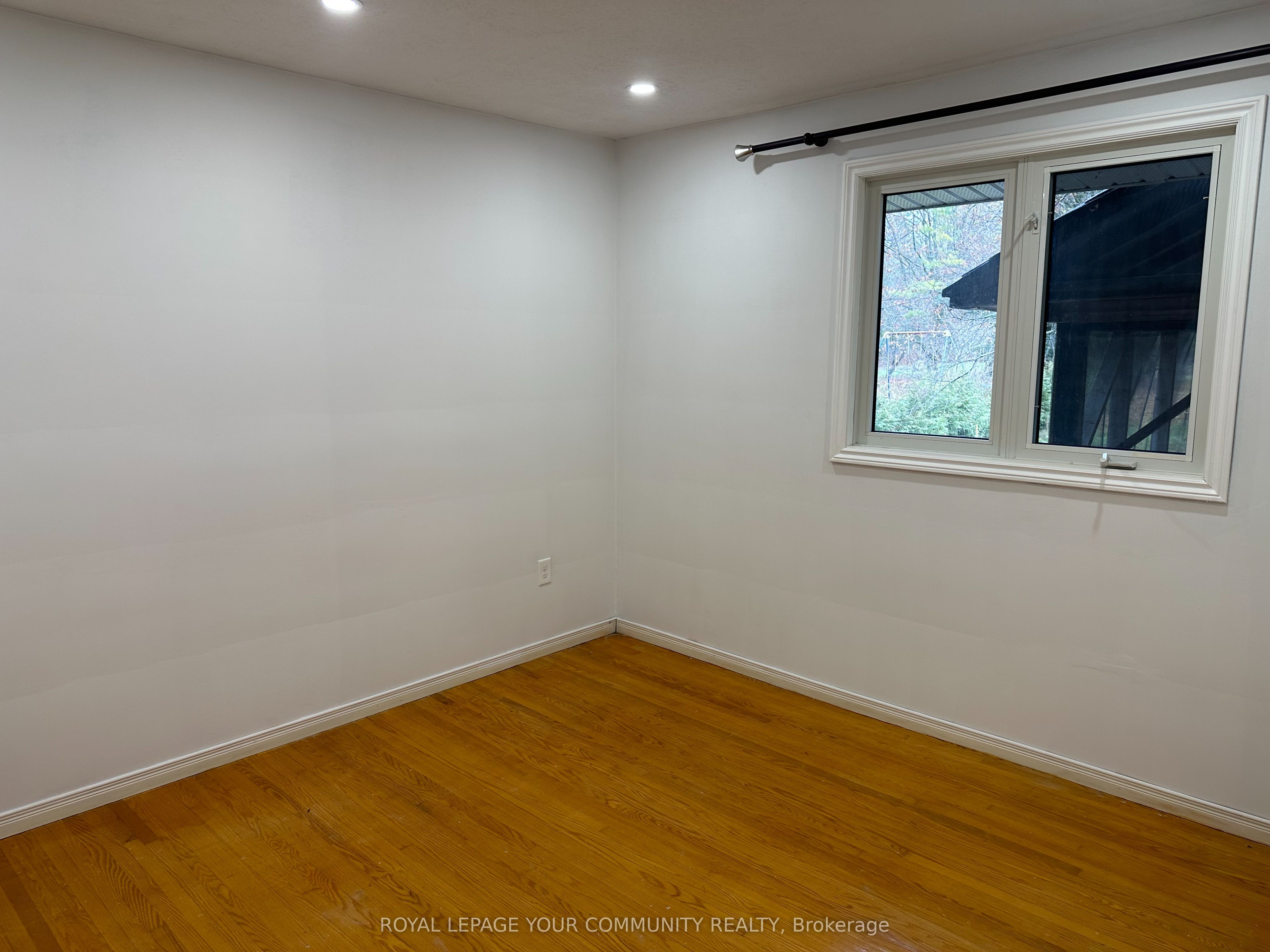 20015 Bathurst Street