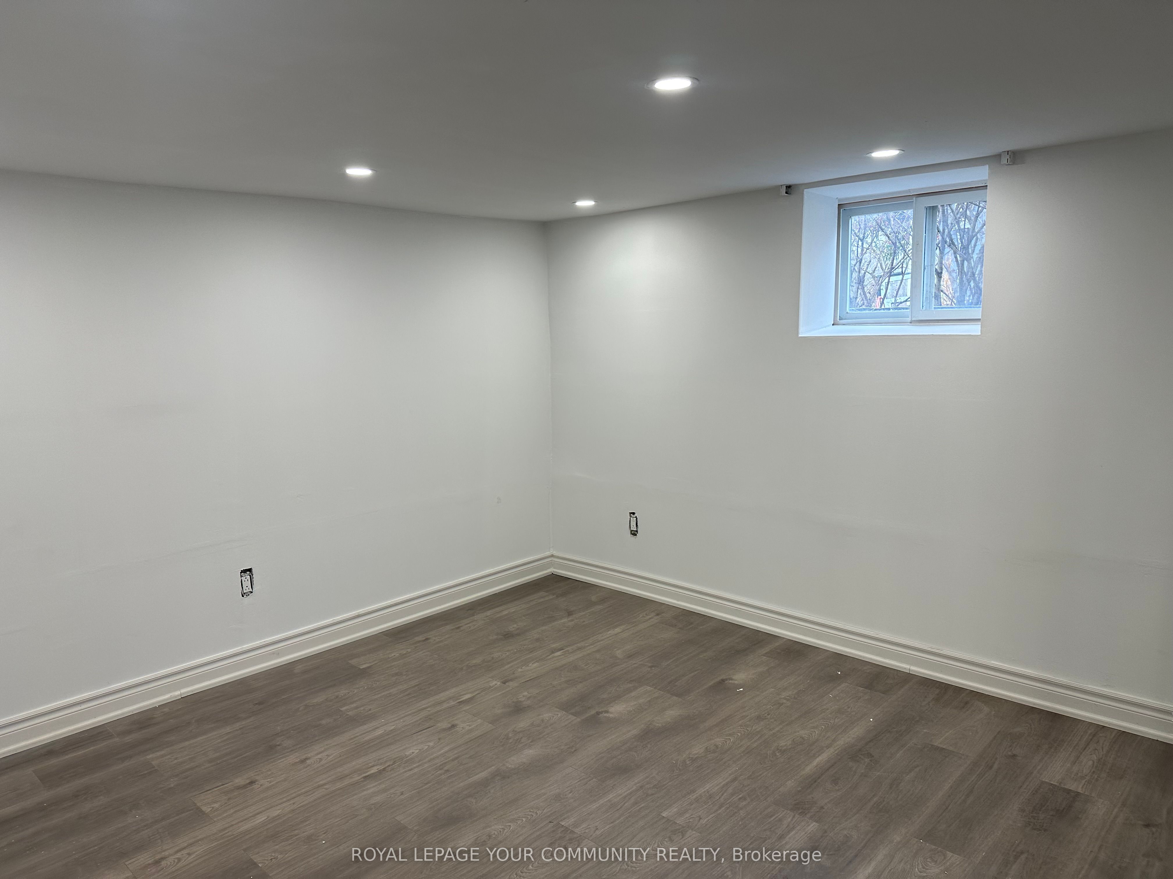 20015 Bathurst Street