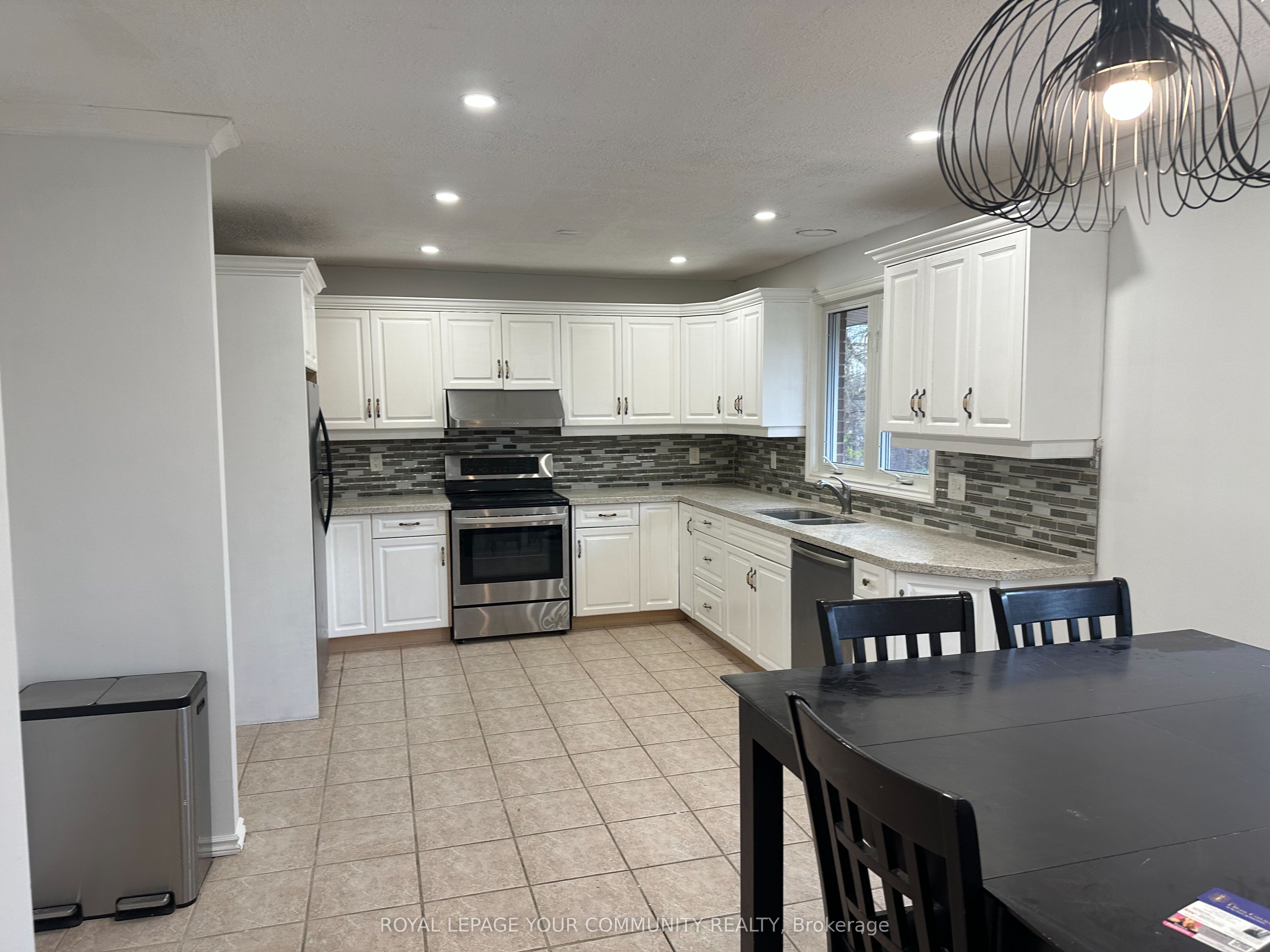 20015 Bathurst Street