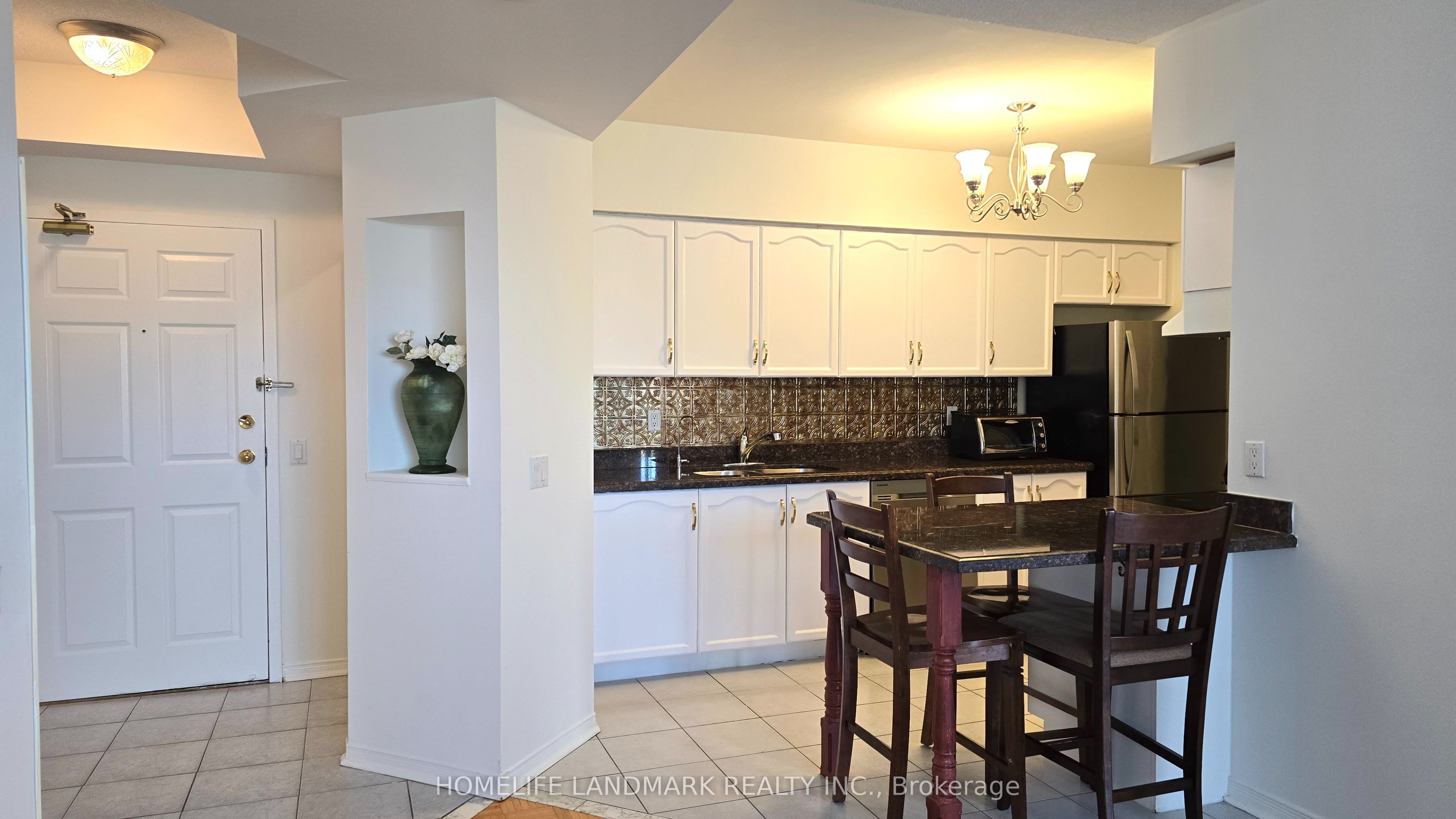 7378 Yonge Street E, #303