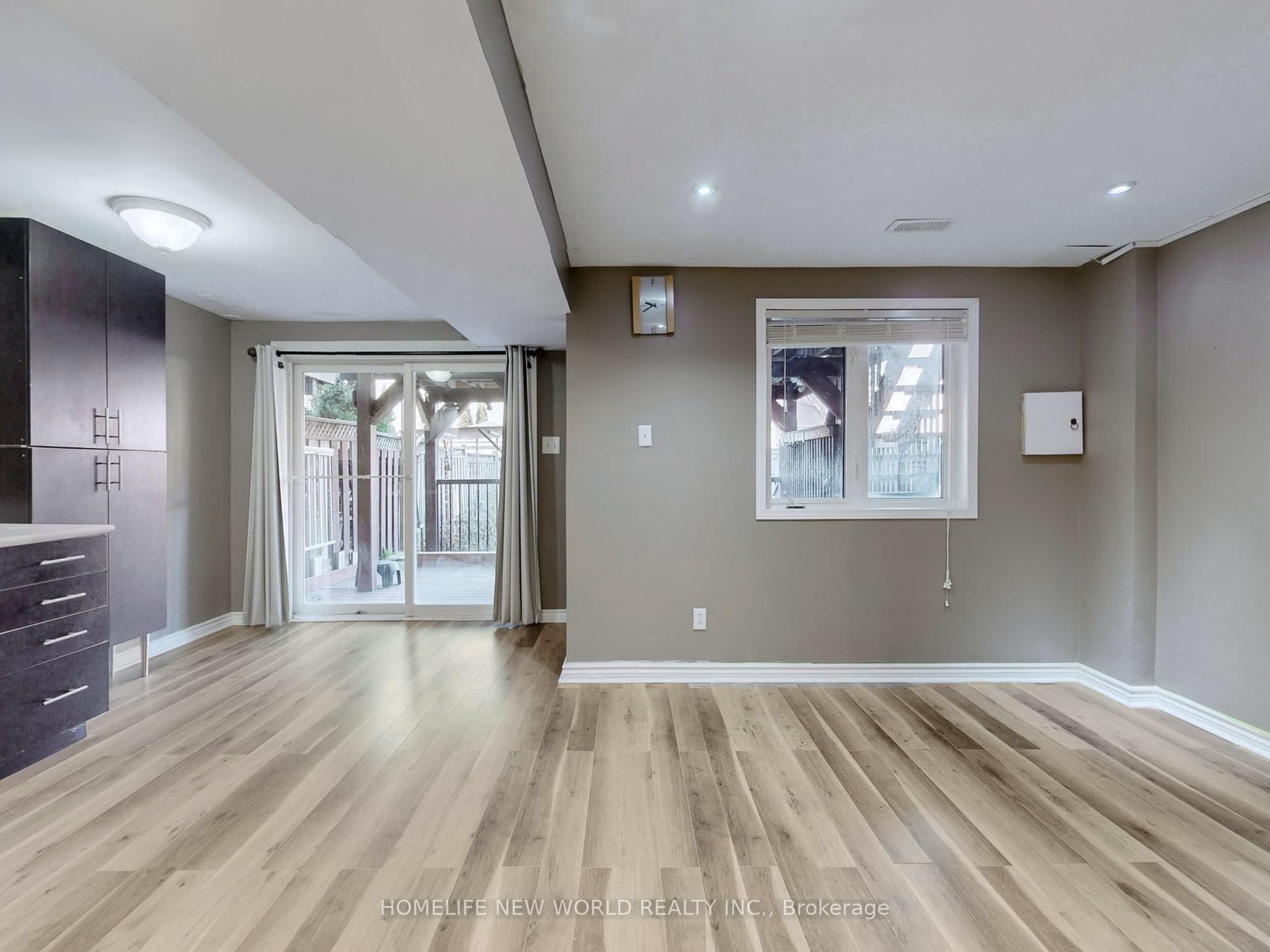 32 Arco Circle