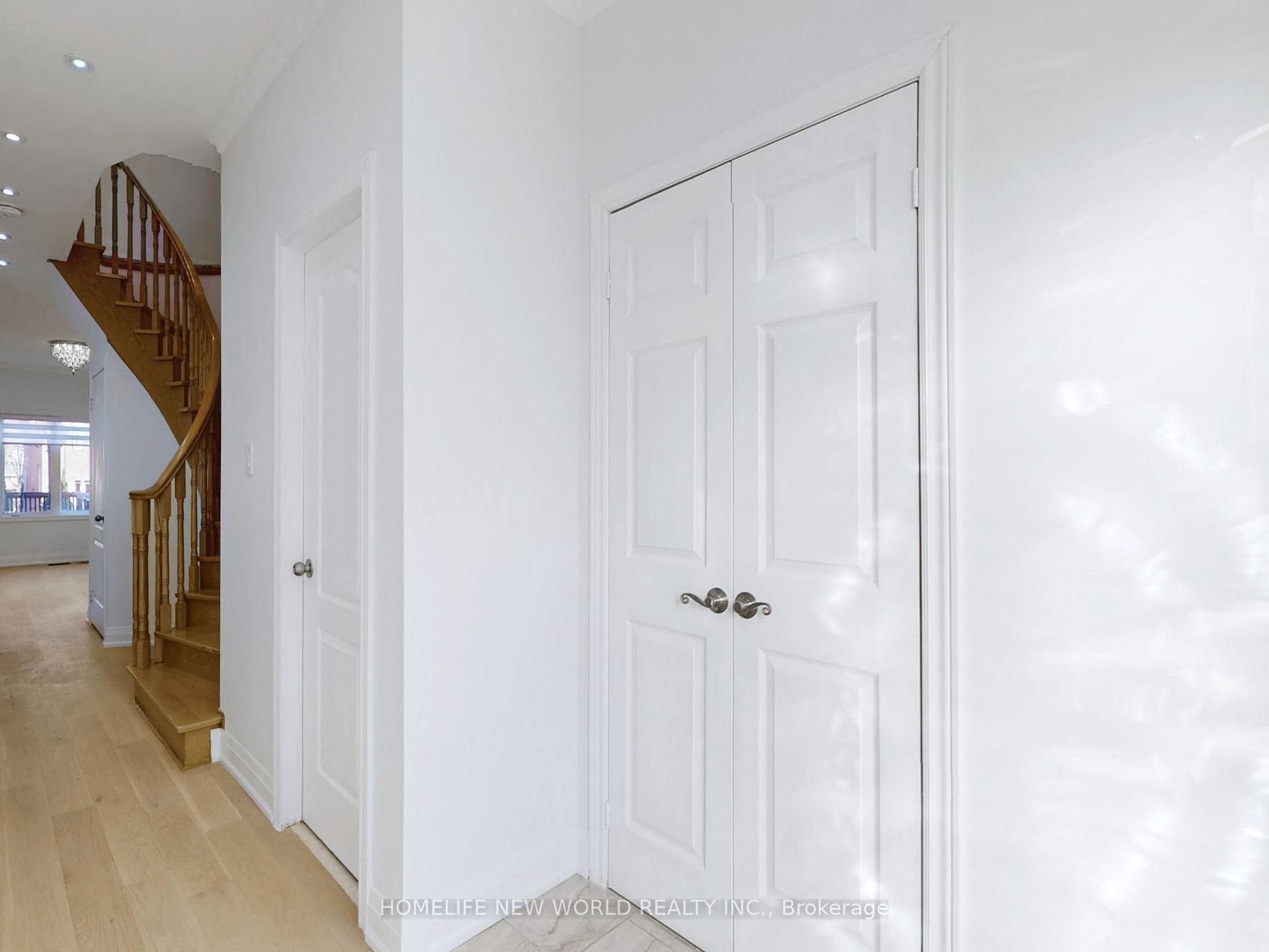 32 Arco Circle
