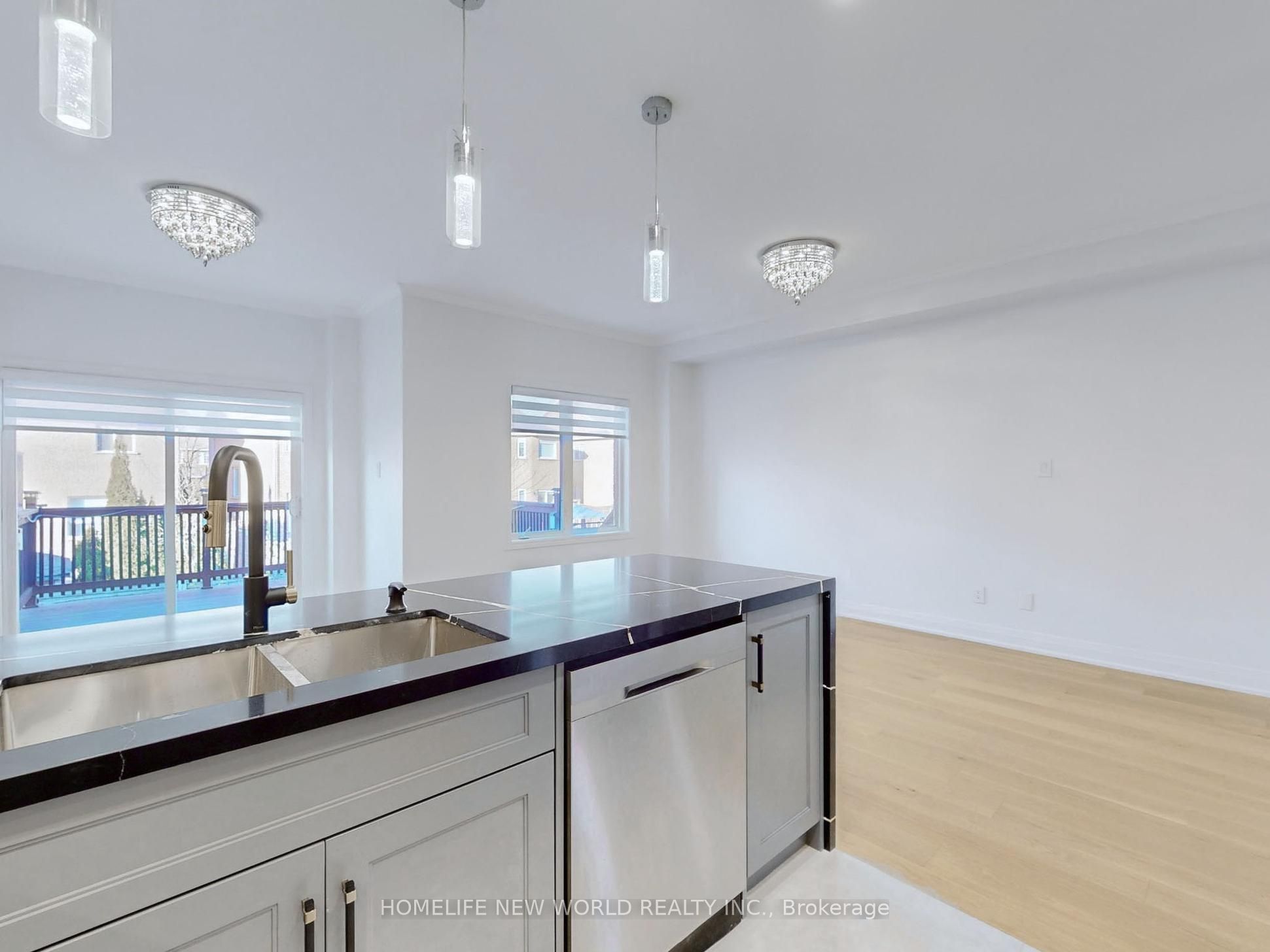 32 Arco Circle