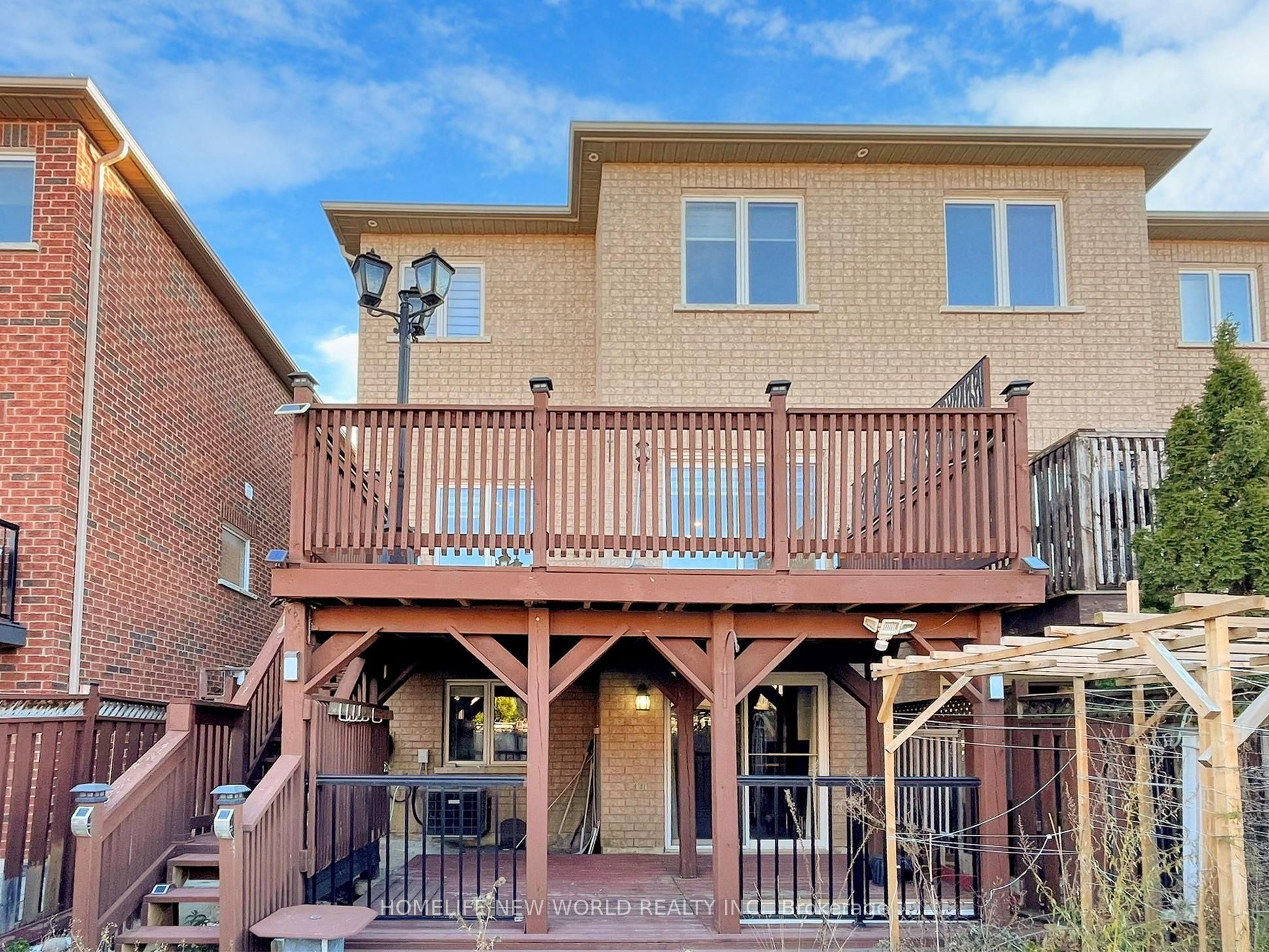 32 Arco Circle