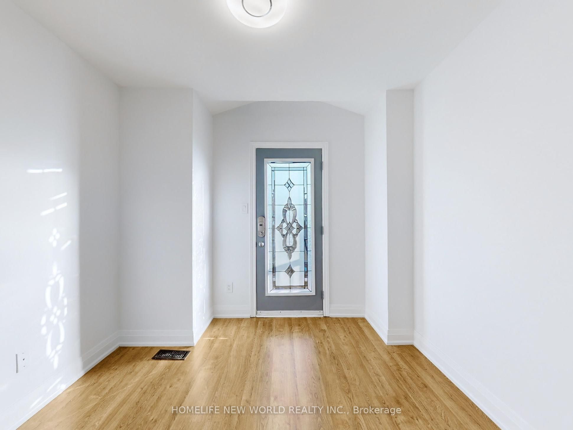 32 Arco Circle