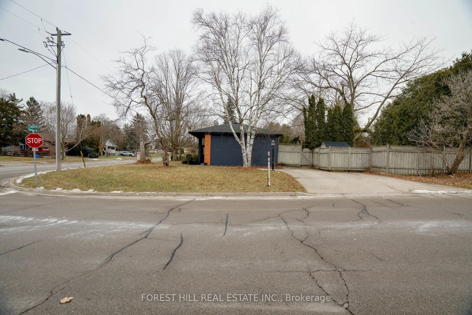1 Willis Drive
