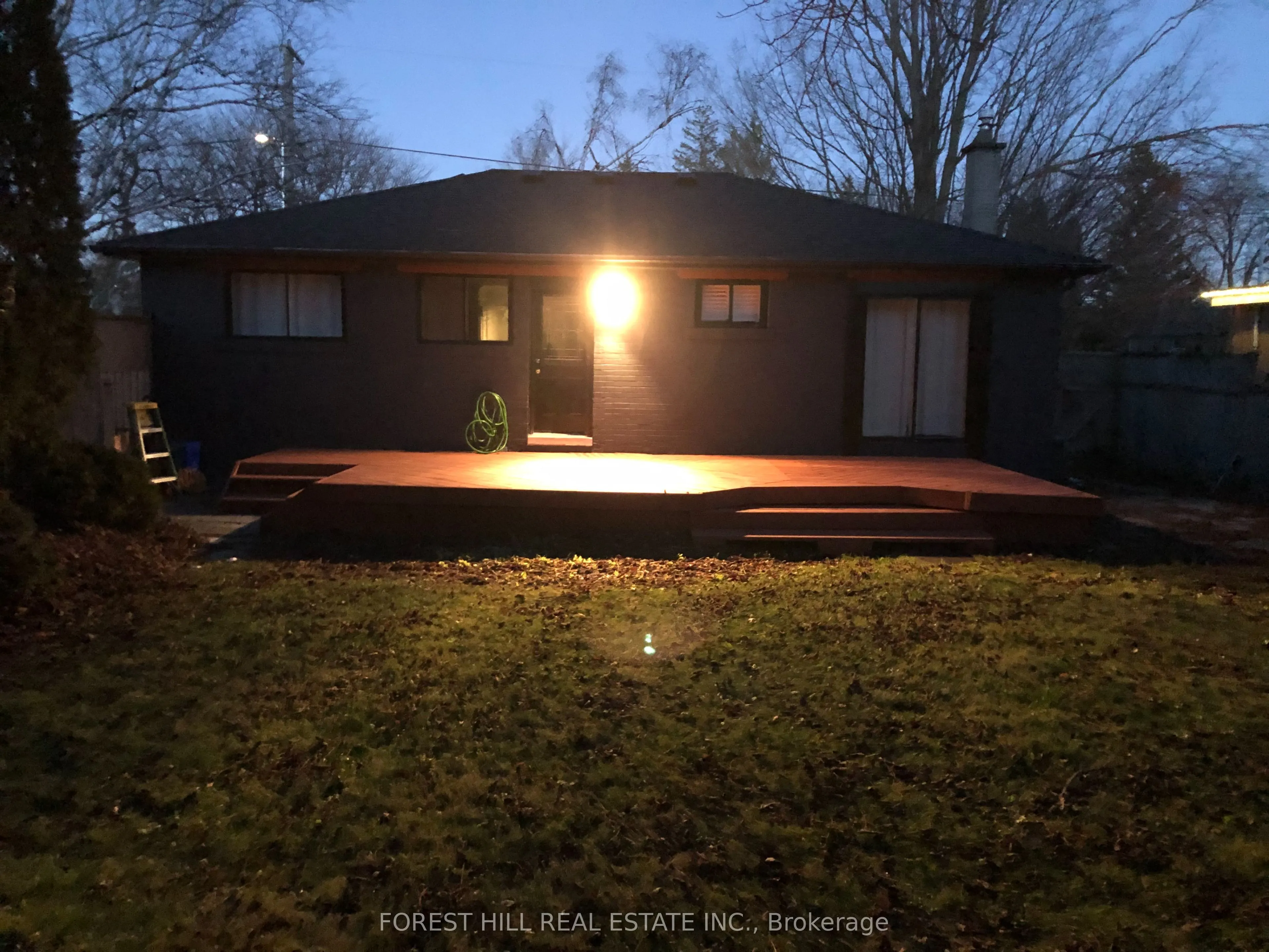 1 Willis Drive