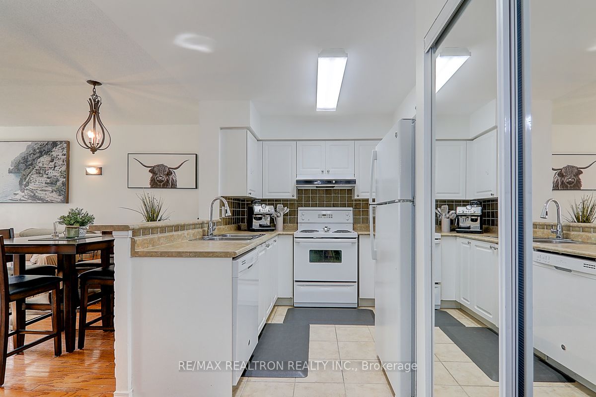 39 Oneida Crescent #306