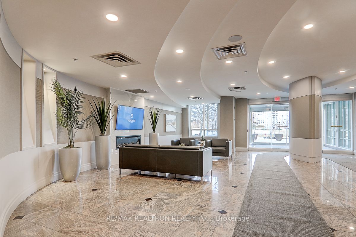 39 Oneida Crescent #306