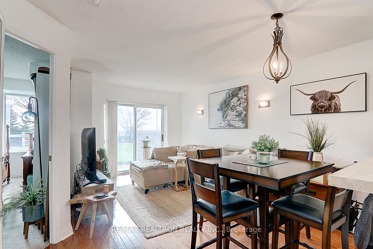 39 Oneida Crescent #306