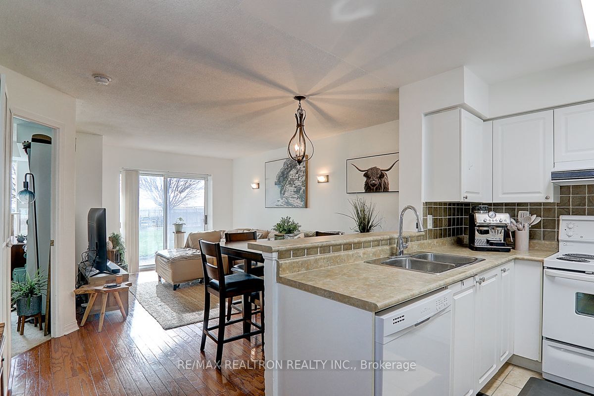 39 Oneida Crescent #306