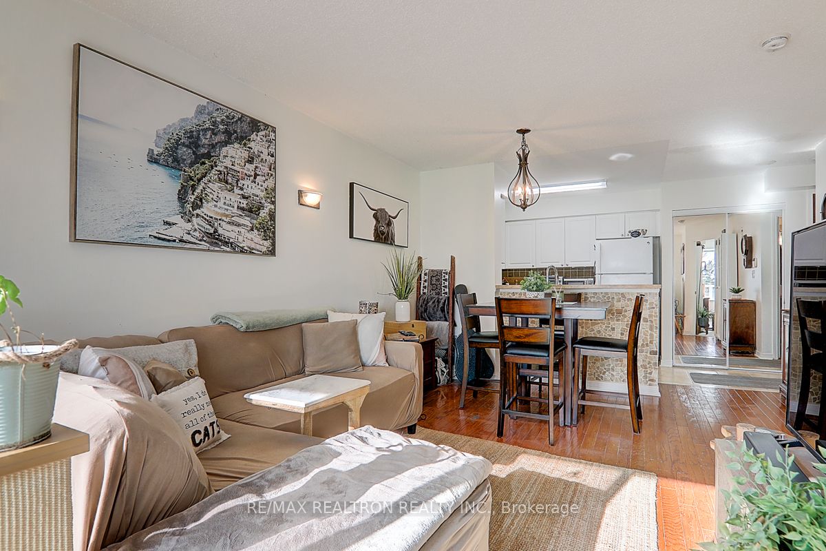 39 Oneida Crescent #306