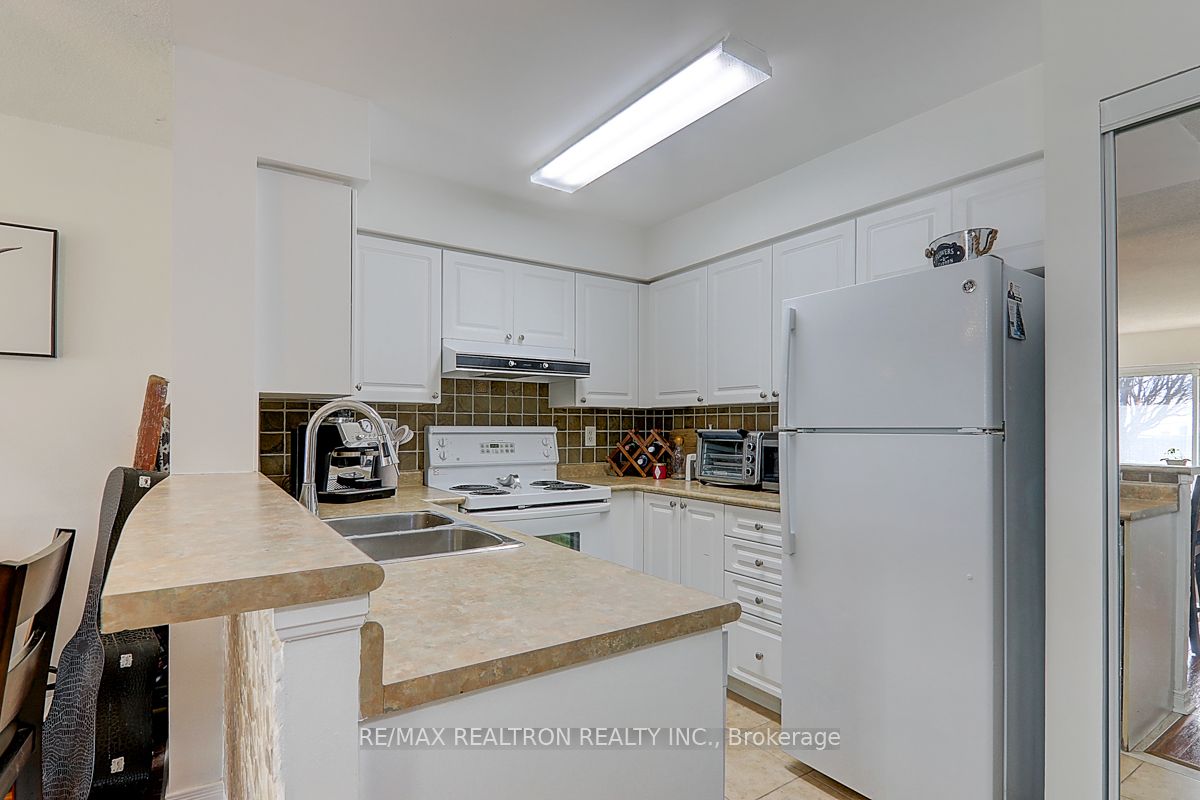 39 Oneida Crescent #306