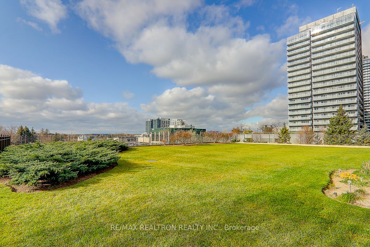39 Oneida Crescent #306