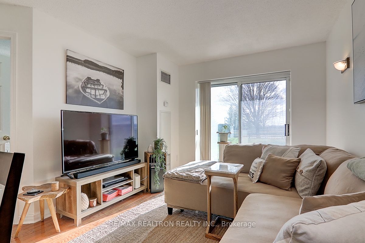 39 Oneida Crescent #306