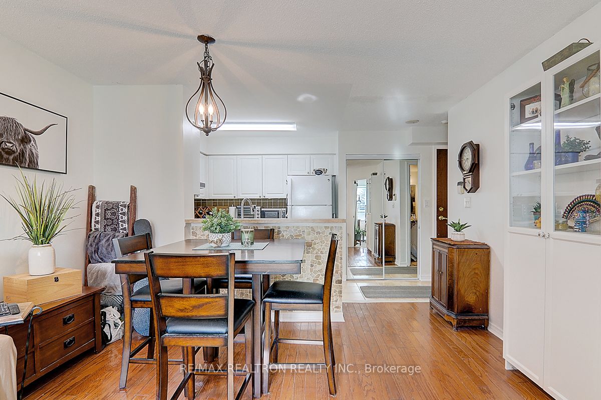 39 Oneida Crescent #306