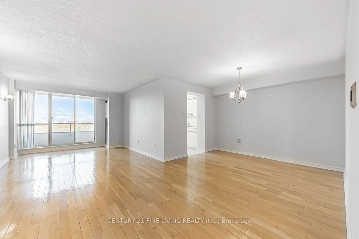 343 Clark Avenue W, #704