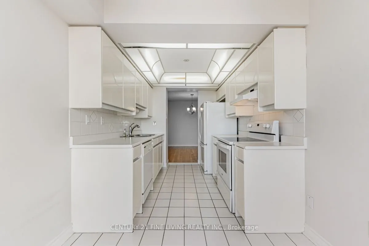 343 Clark Avenue W, #704