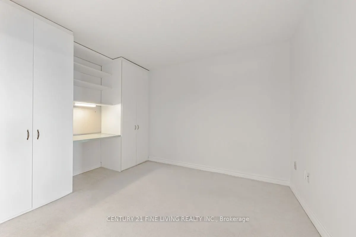 343 Clark Avenue W, #704