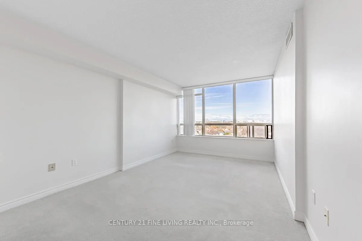 343 Clark Avenue W, #704