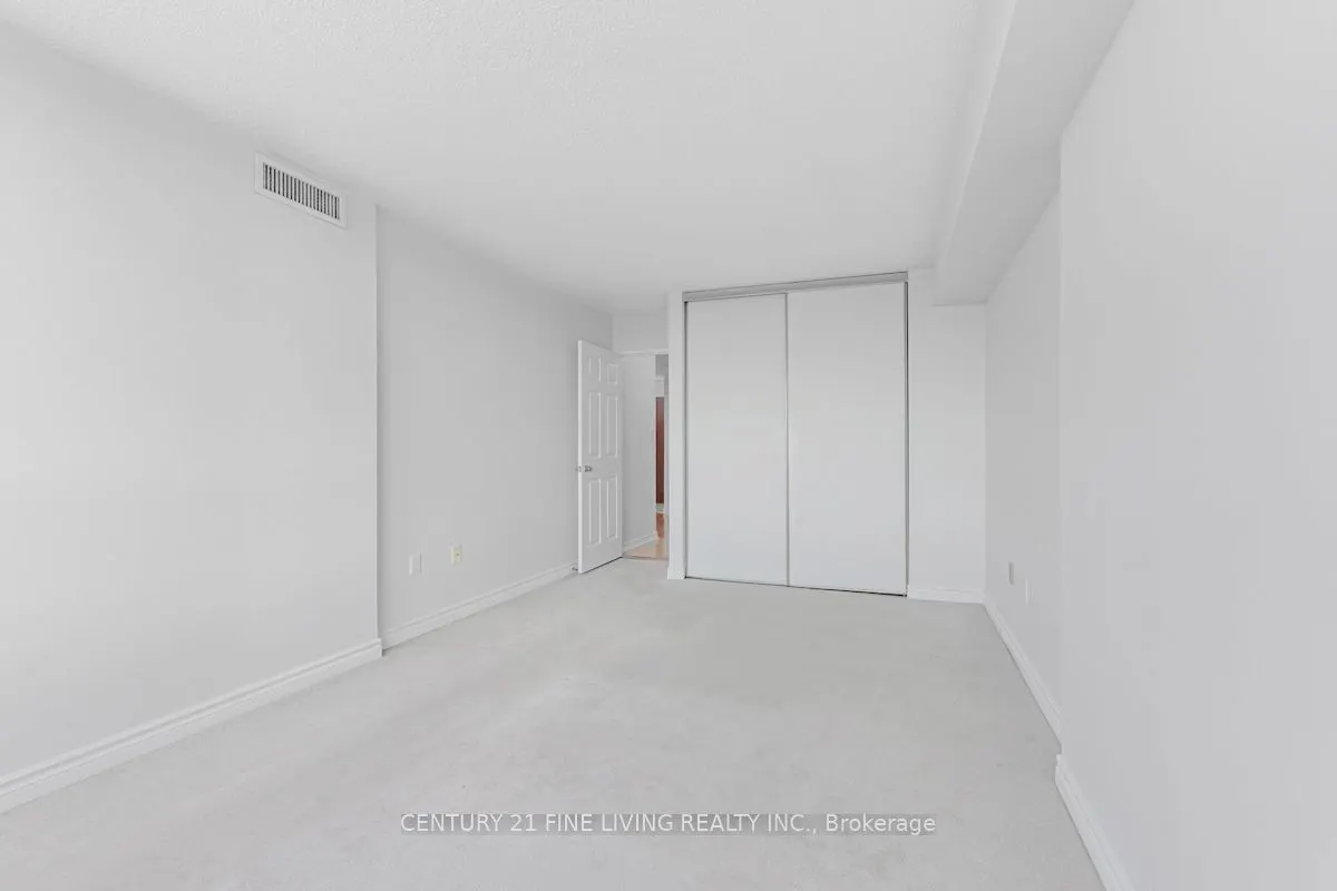 343 Clark Avenue W, #704