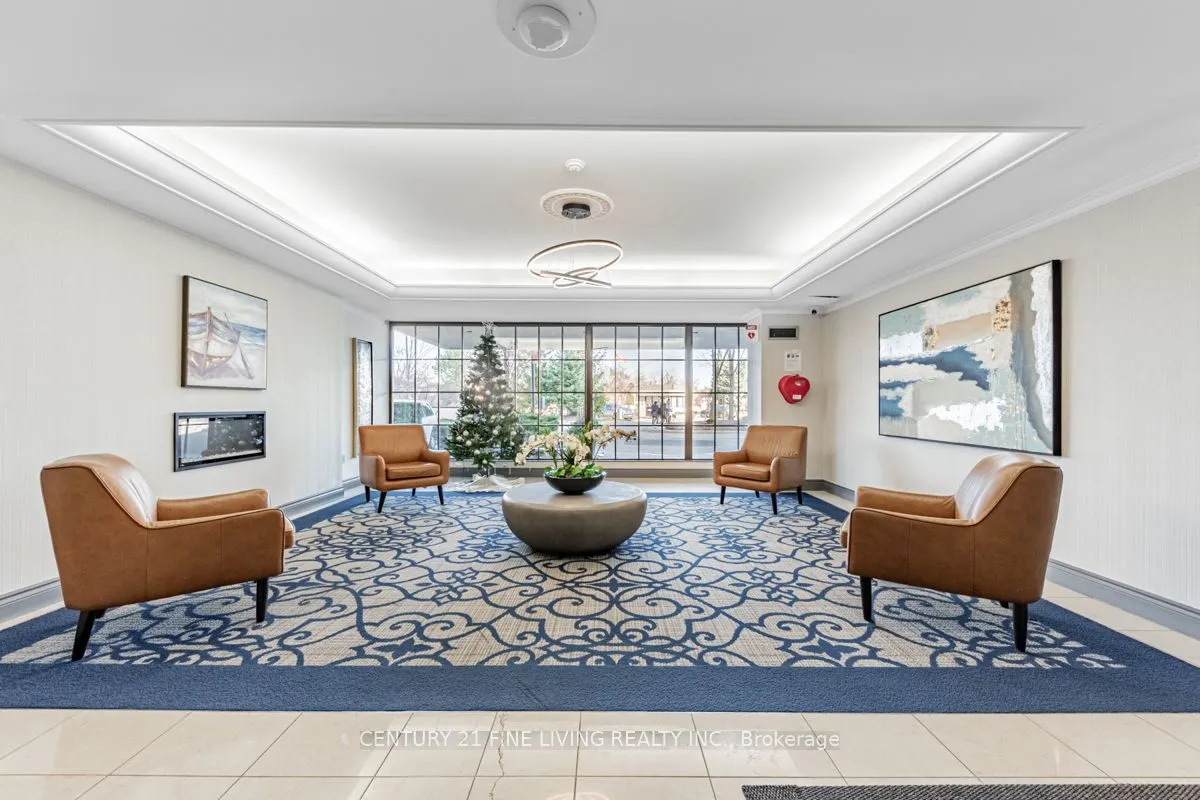 343 Clark Avenue W, #704