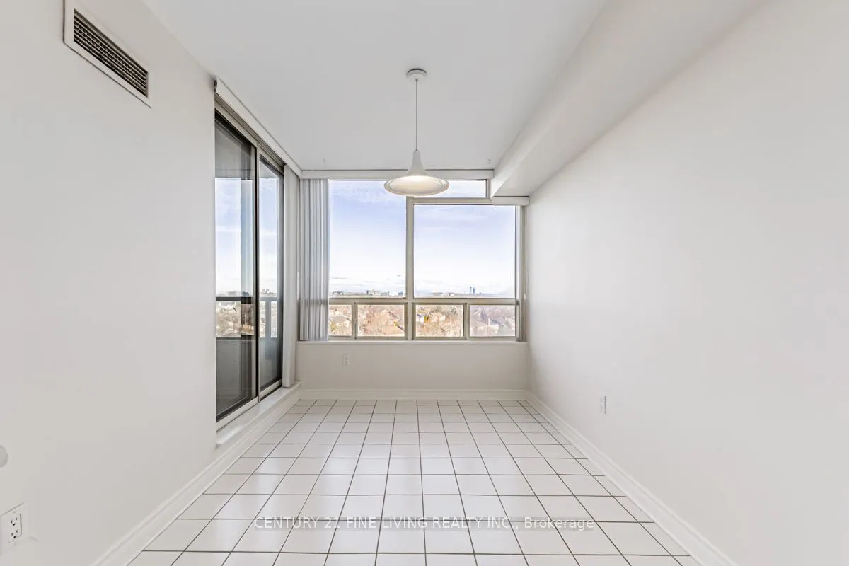 343 Clark Avenue W, #704