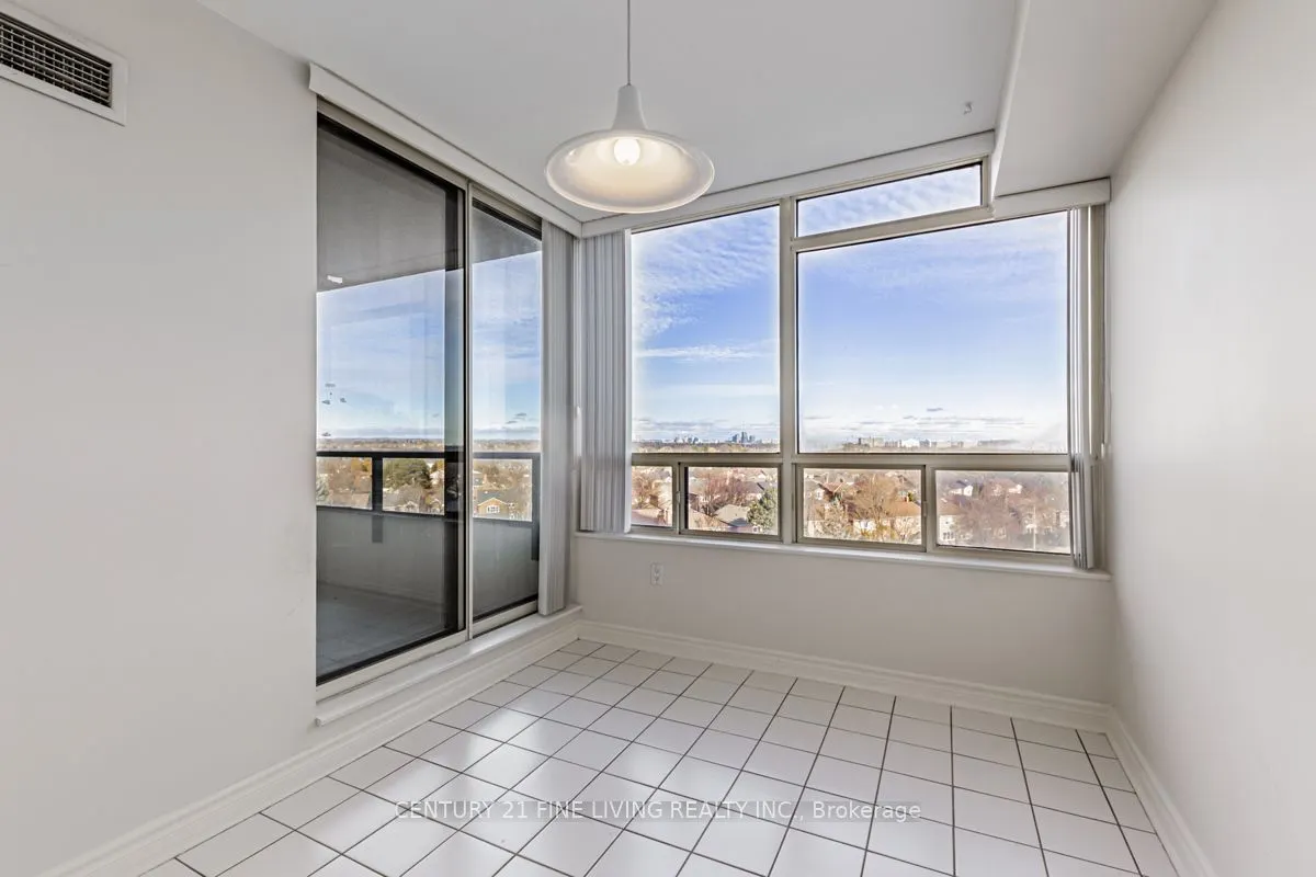 343 Clark Avenue W, #704