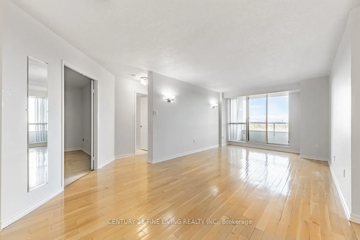 343 Clark Avenue W, #704