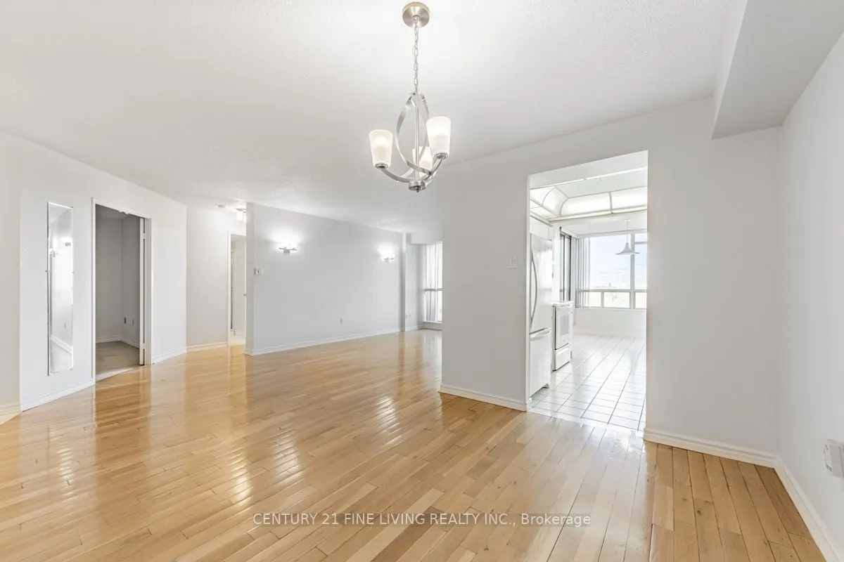 343 Clark Avenue W, #704