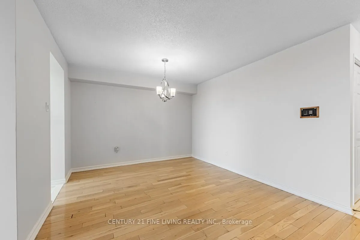 343 Clark Avenue W, #704