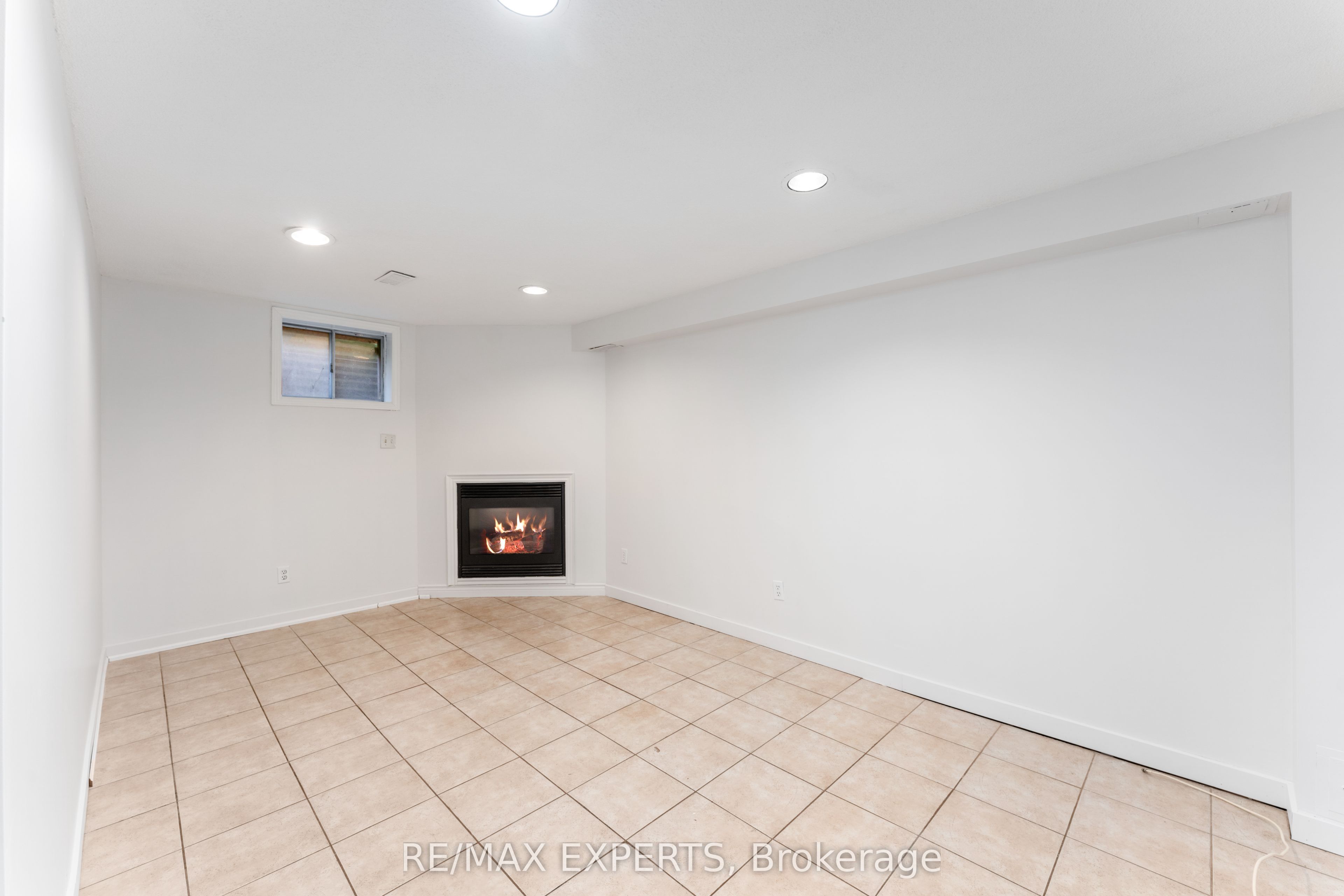 20 William Farr Lane, #10
