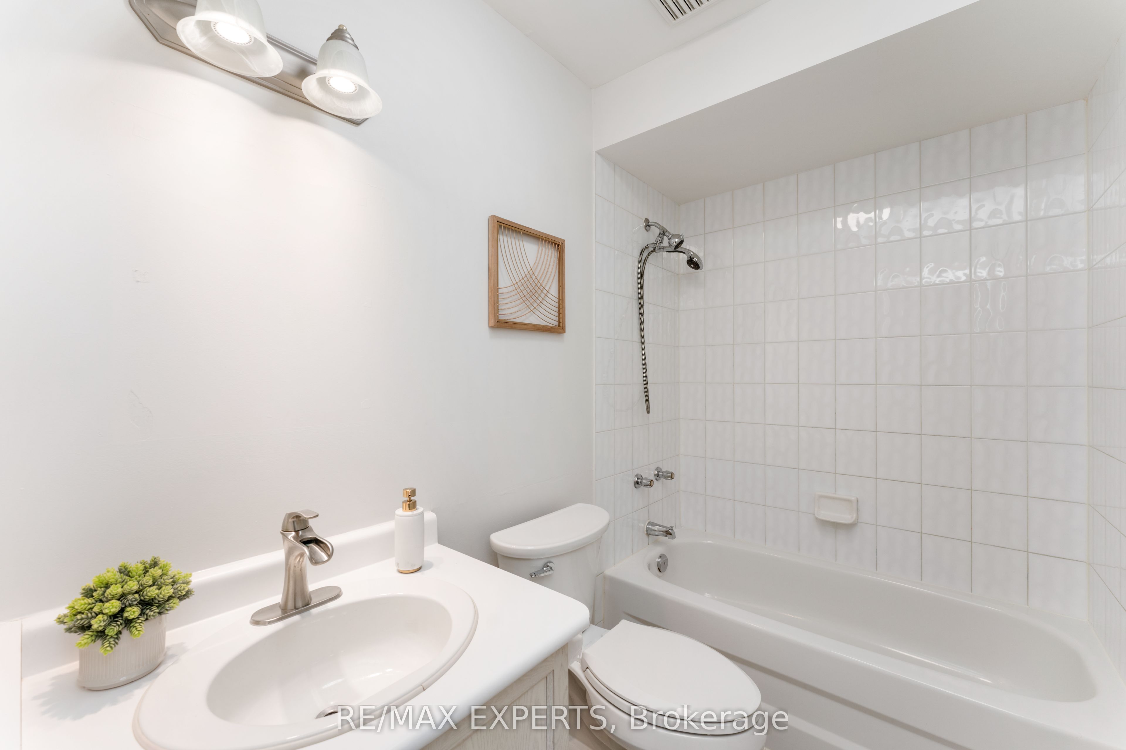 20 William Farr Lane, #10