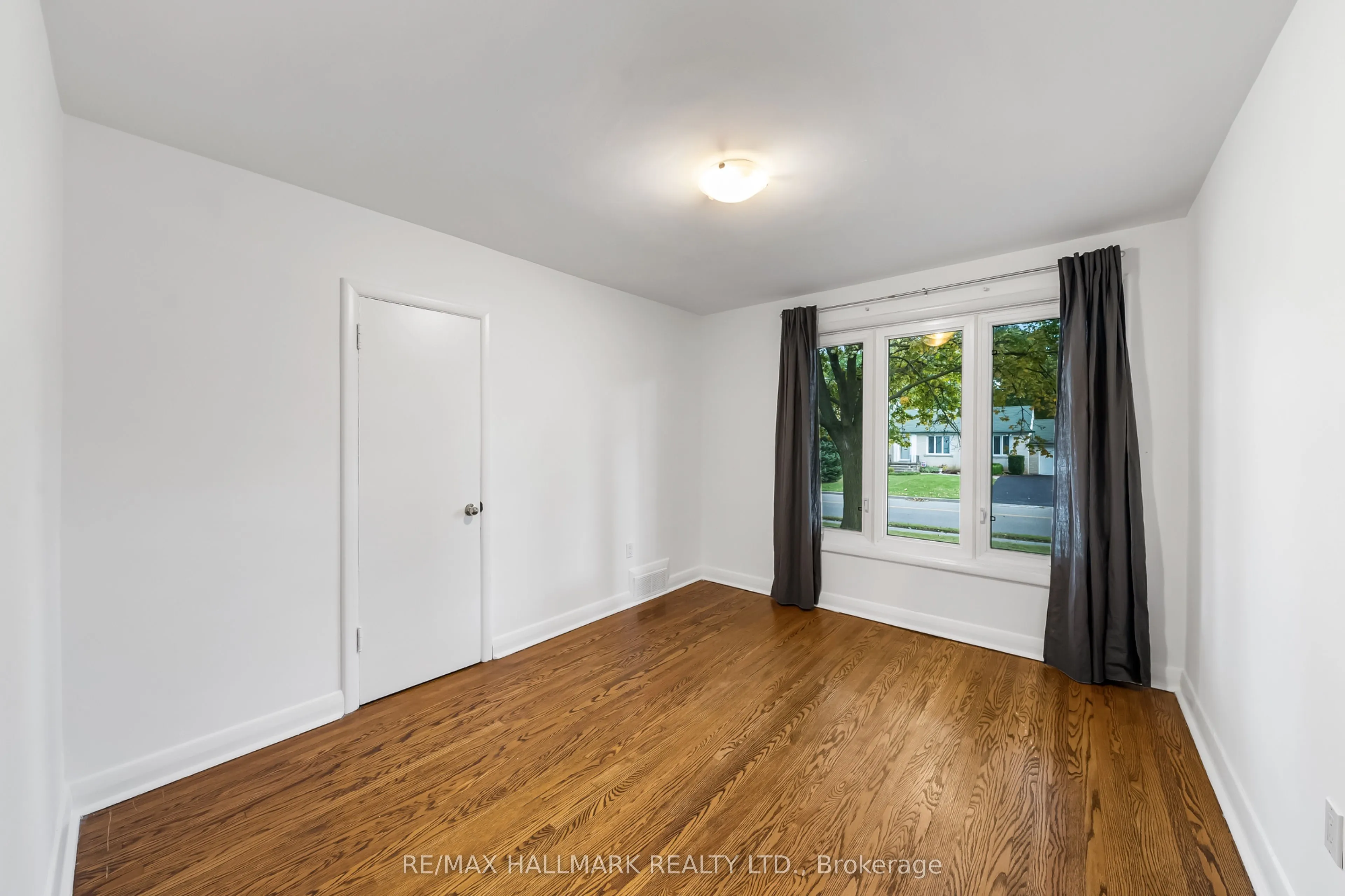 28 kirk Drive, #Main Floor