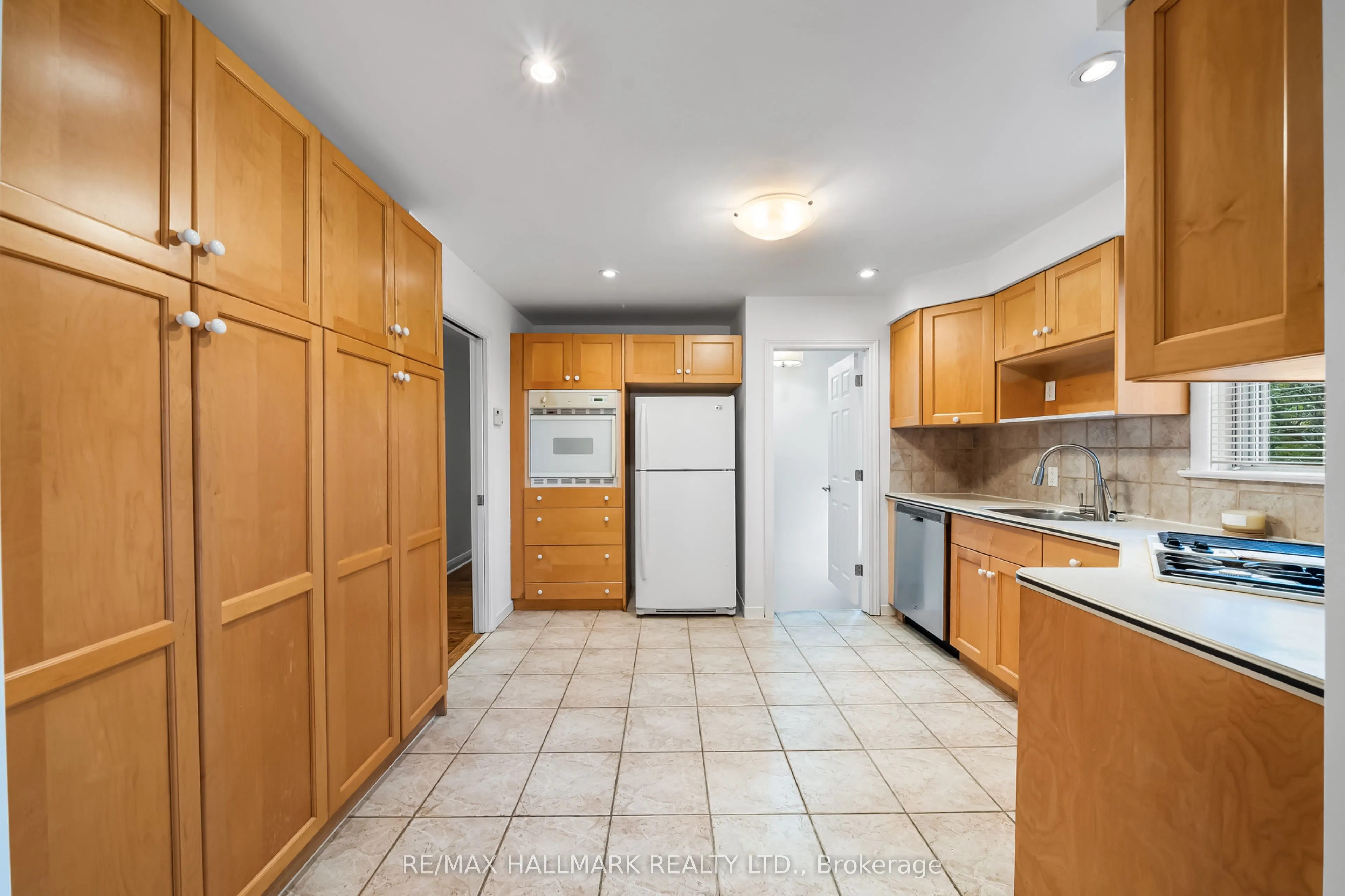 28 kirk Drive, #Main Floor