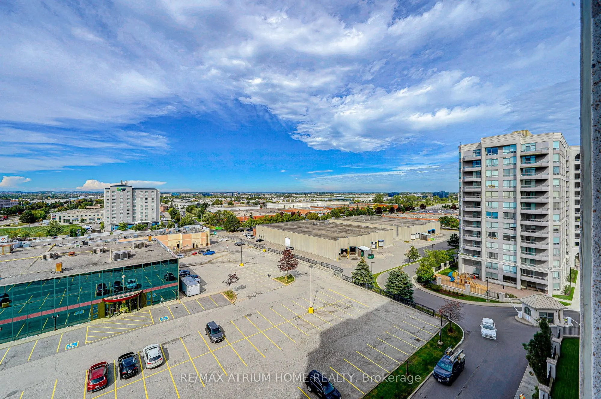 9015 Leslie Street, #910