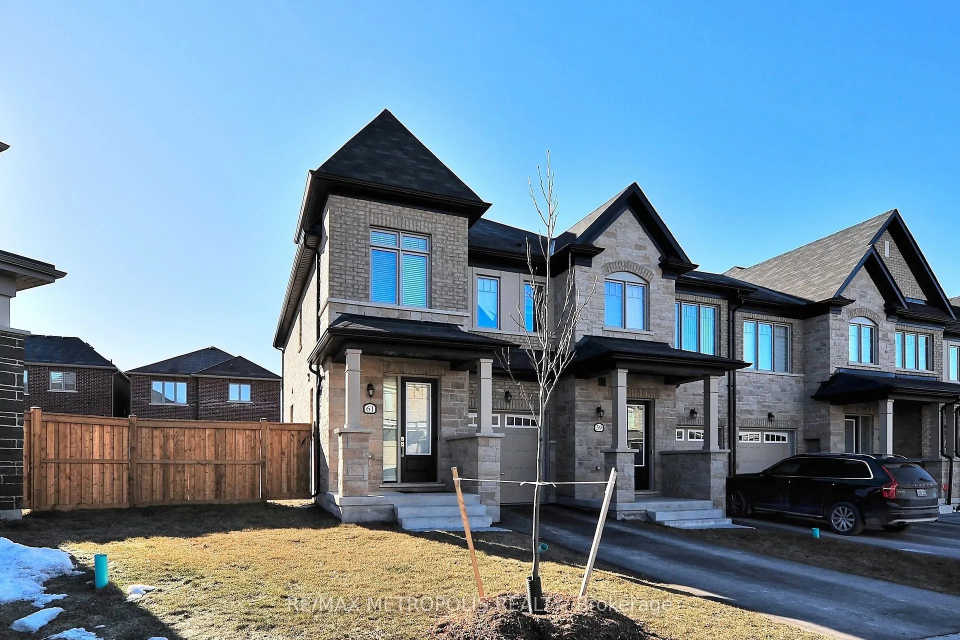 61 Seedling Crescent