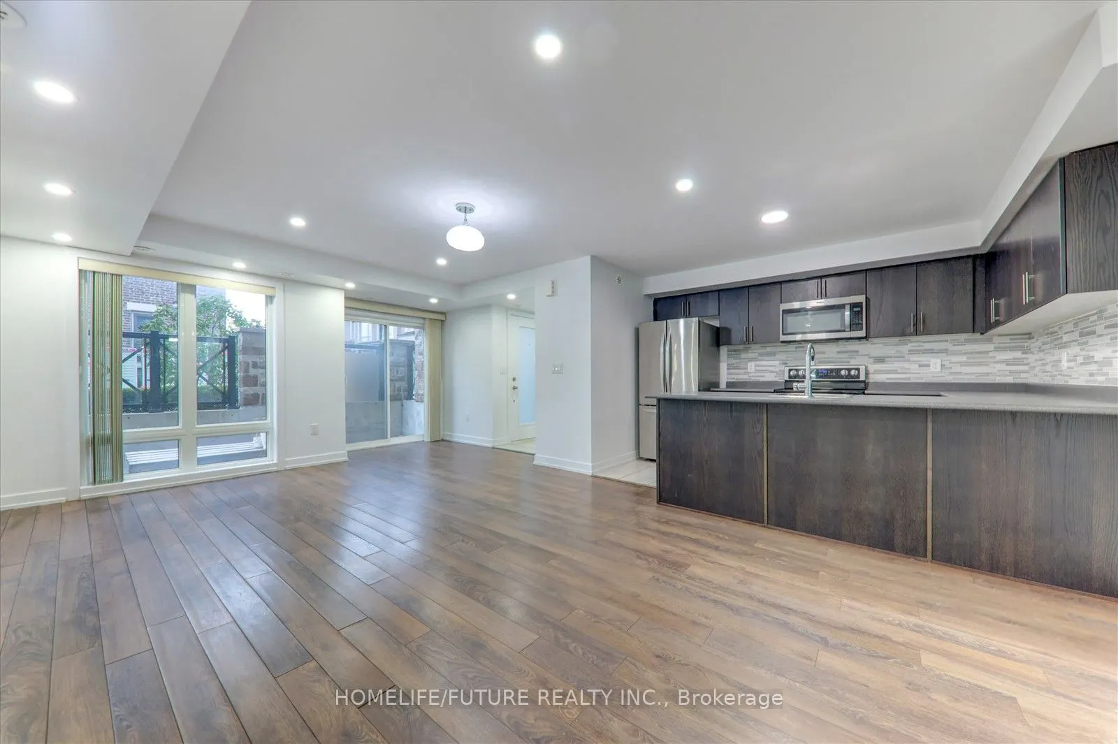 20 Westmeath Lane, #2327