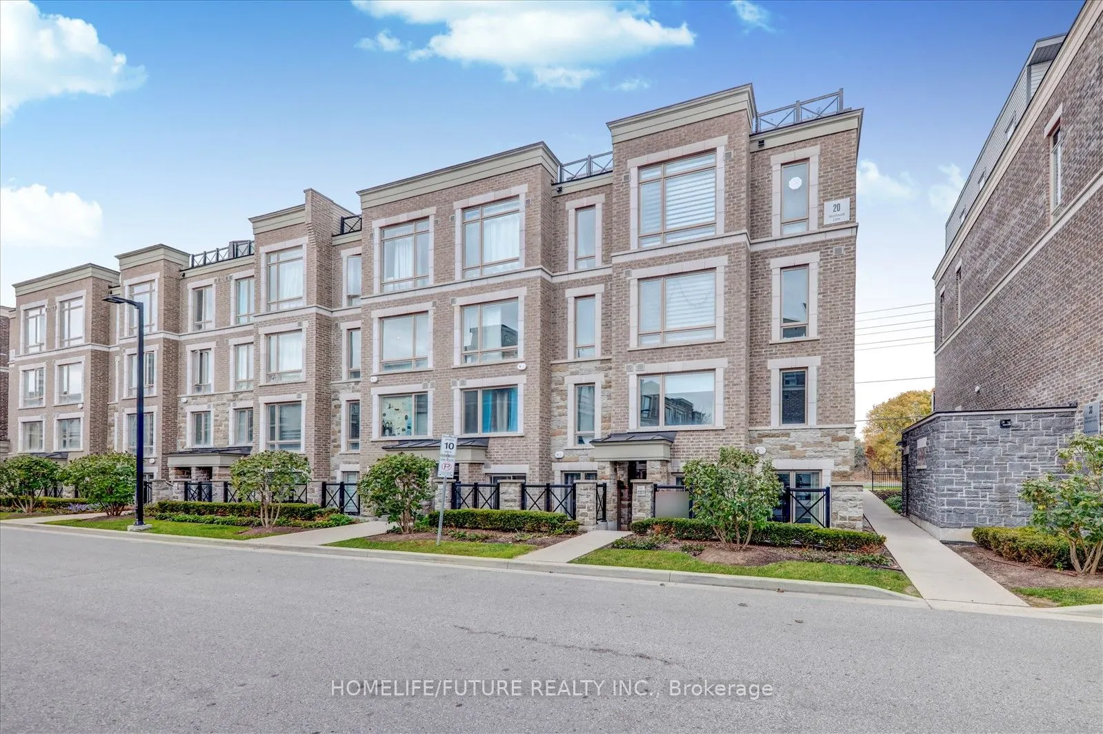 20 Westmeath Lane, #2327