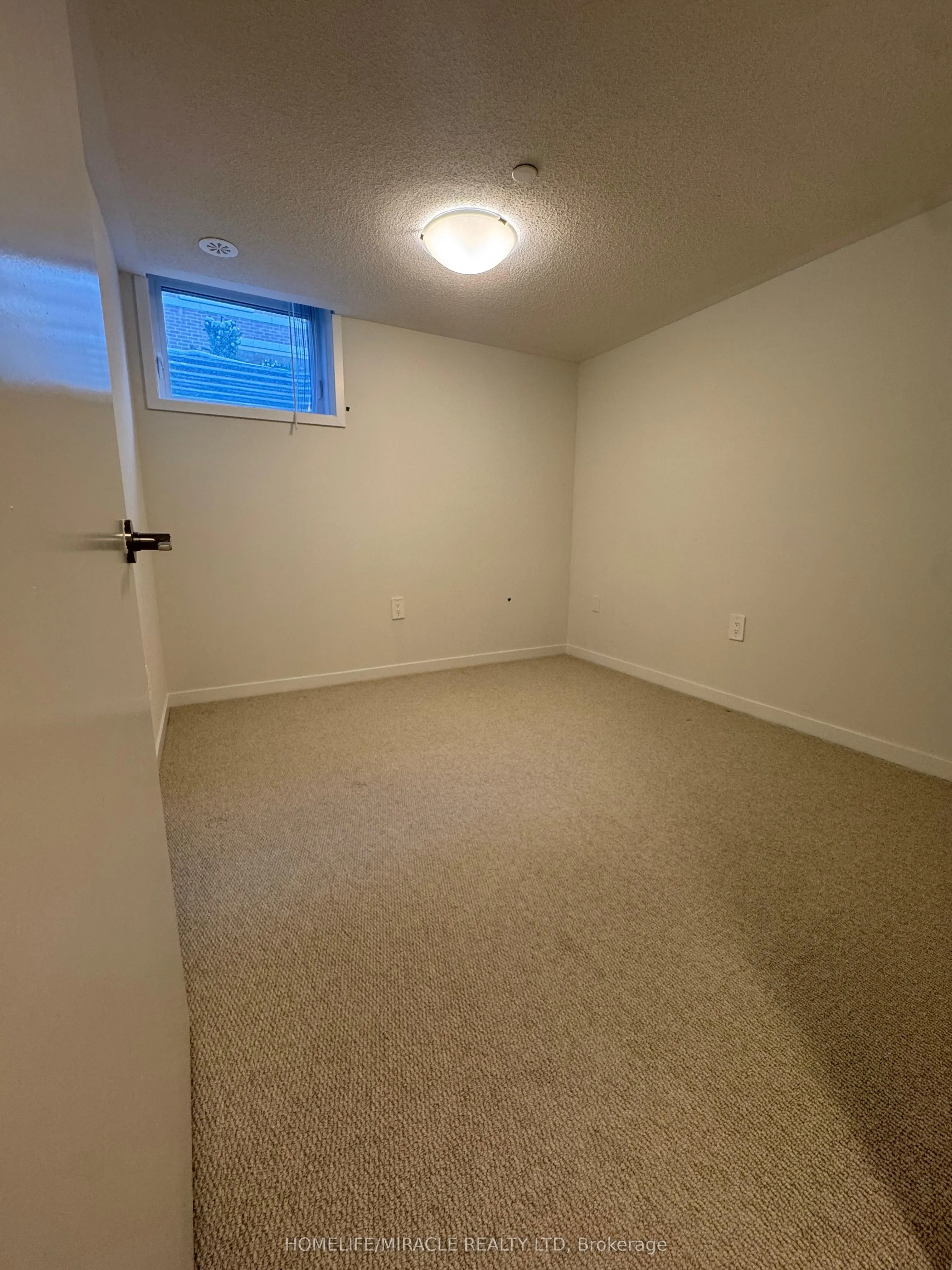 31 Honeycrisp Crescent #64