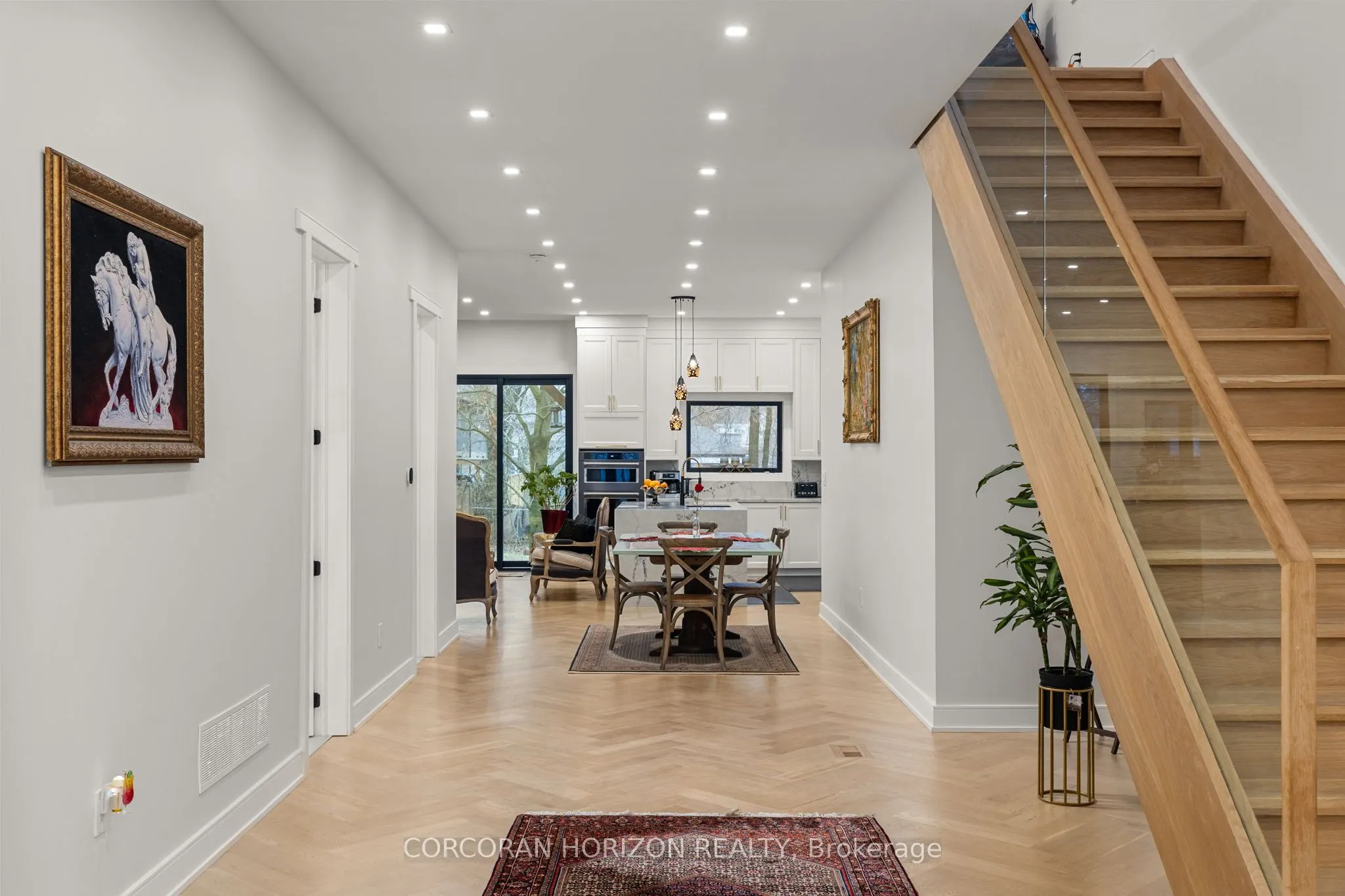 215 Bayview Avenue