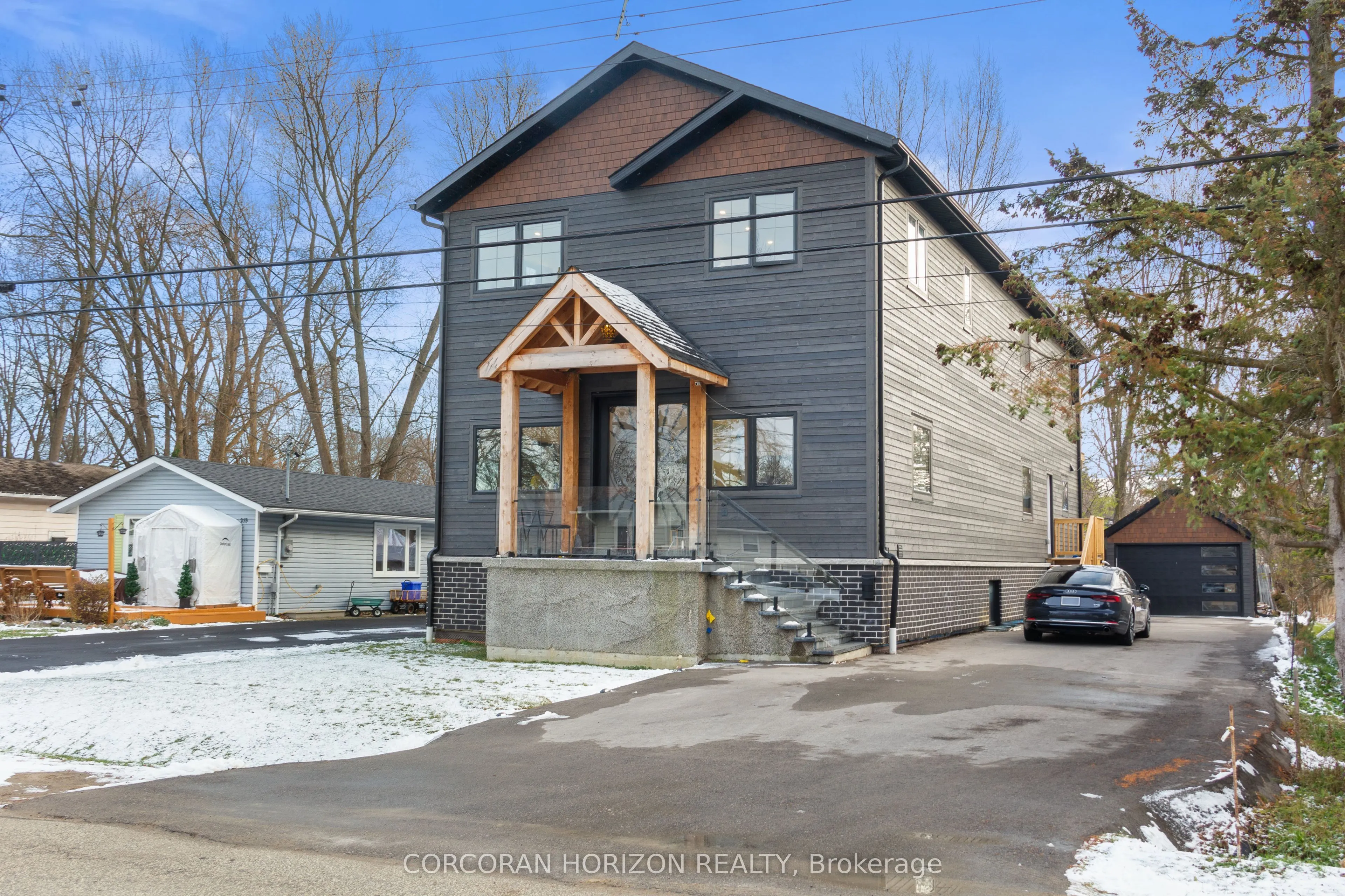 215 Bayview Avenue