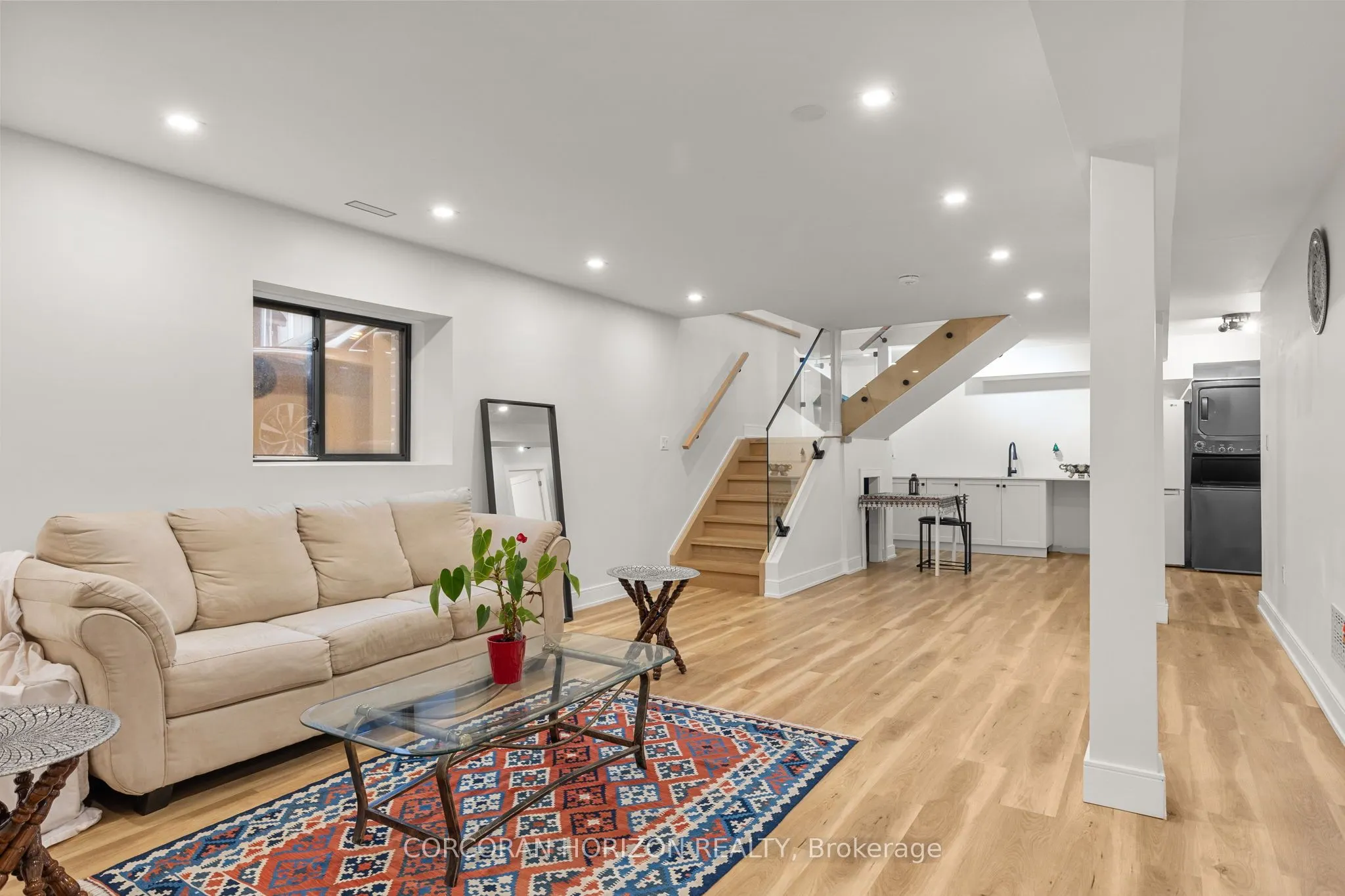 215 Bayview Avenue