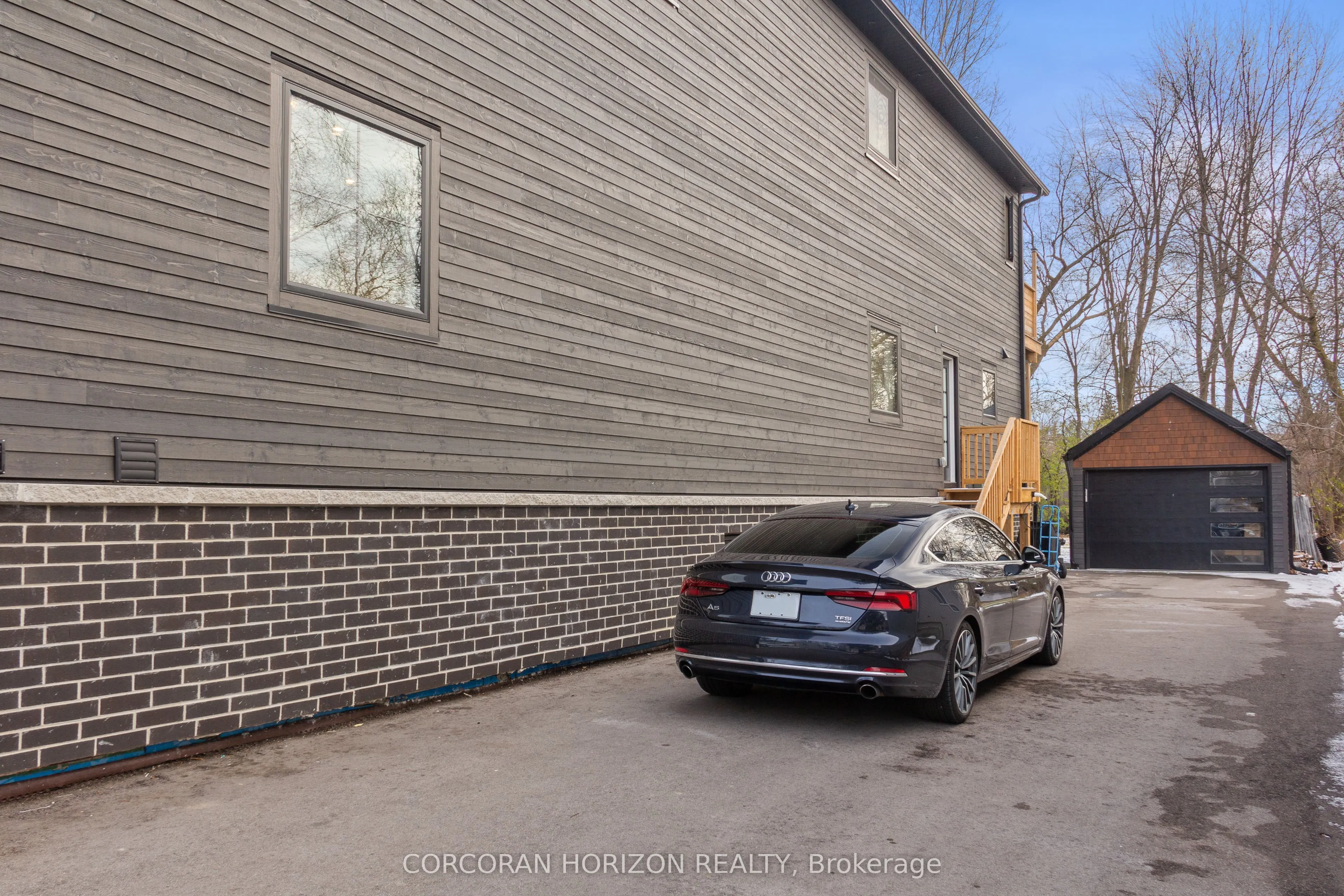 215 Bayview Avenue