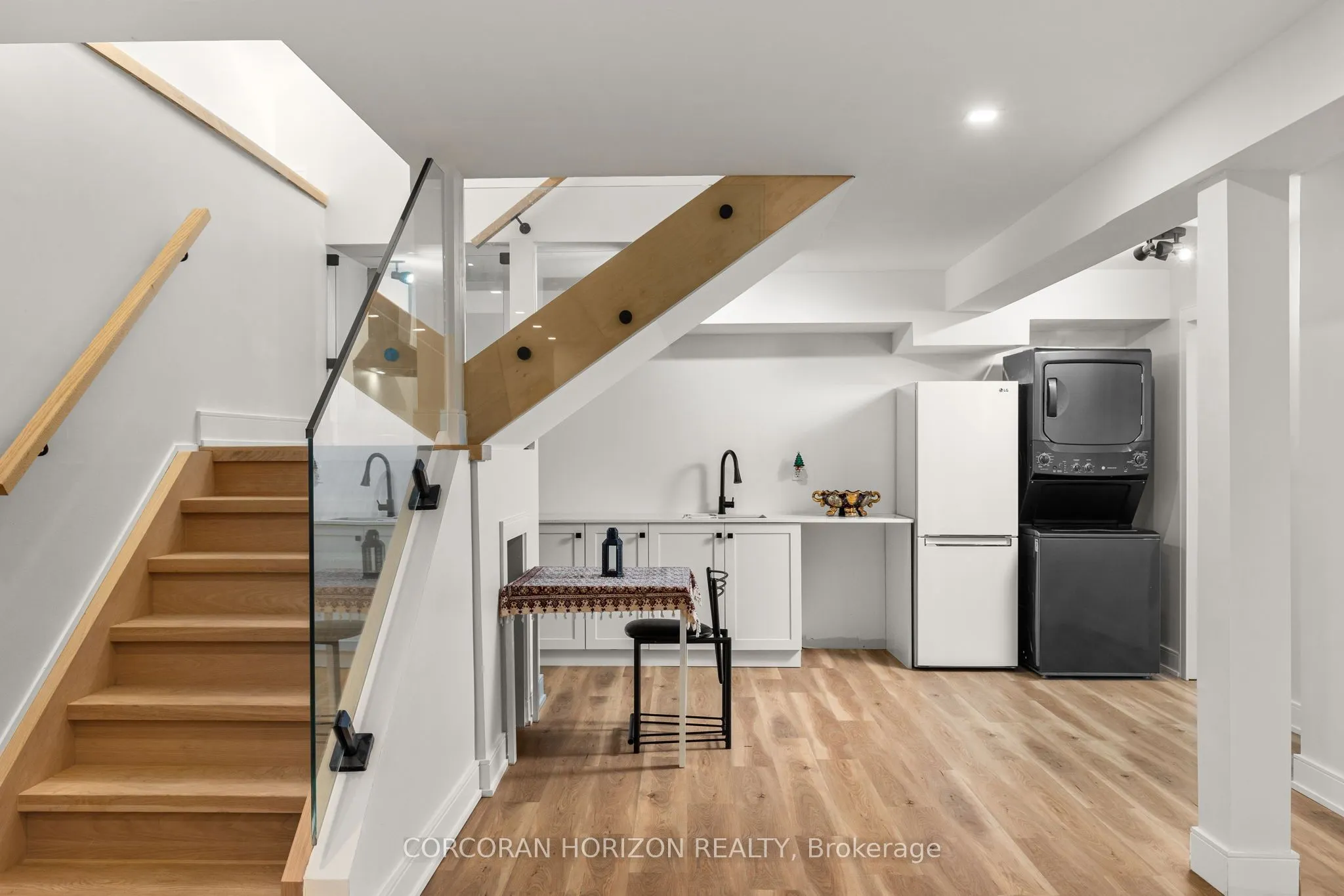 215 Bayview Avenue