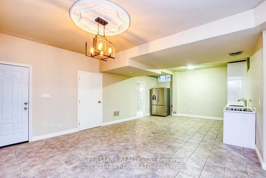 8 Huronia Place #Bsmt