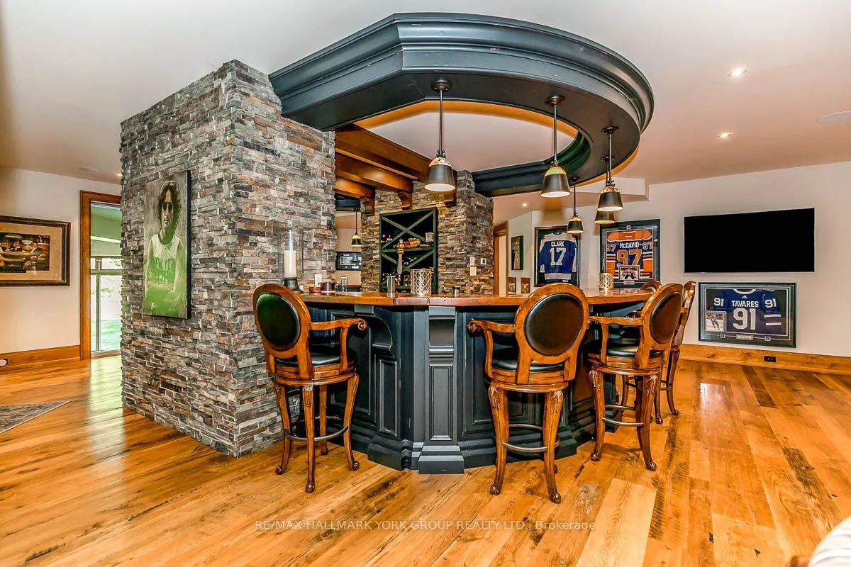 16 Hunters Glen Road