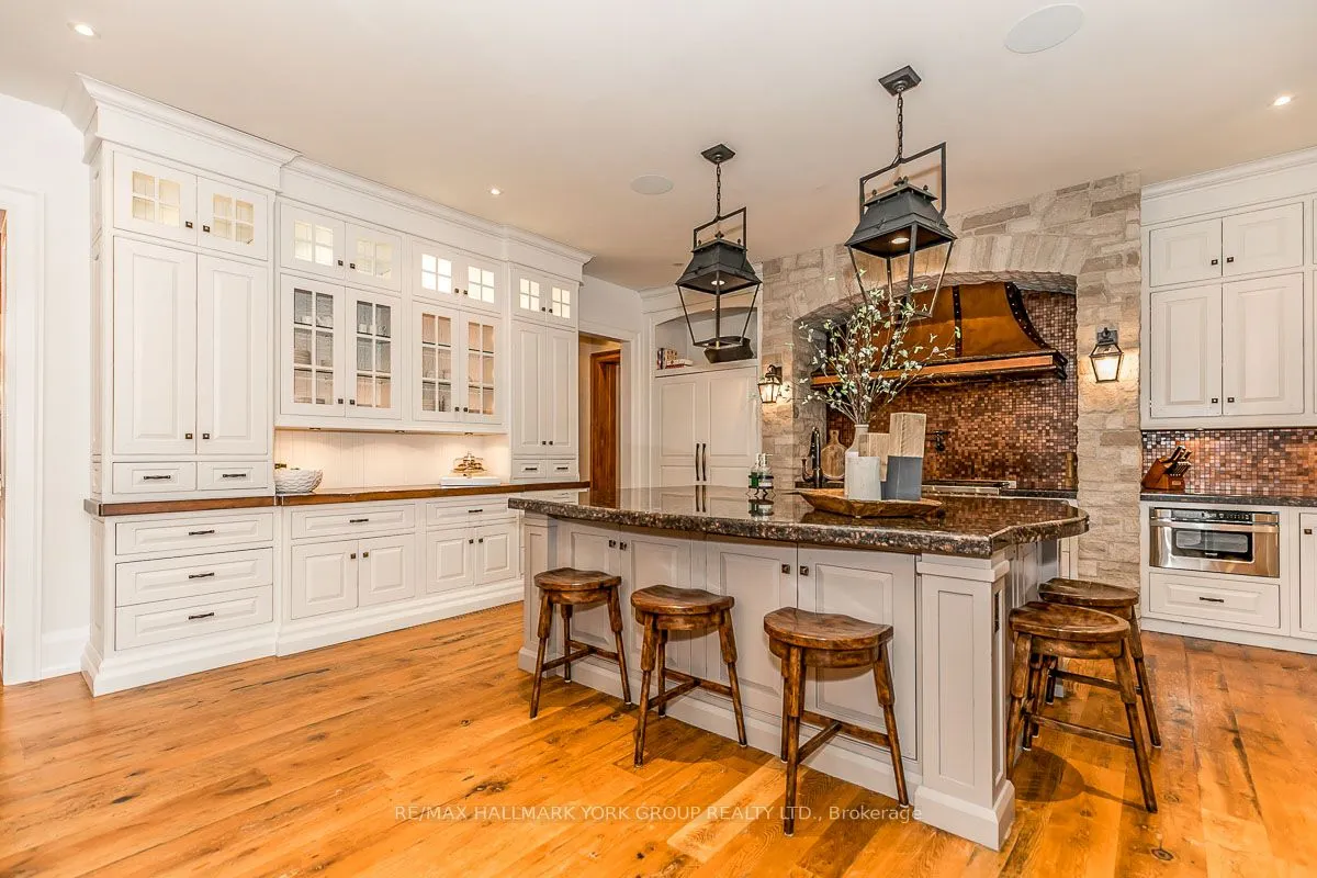 16 Hunters Glen Road