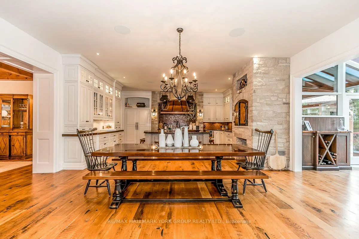 16 Hunters Glen Road