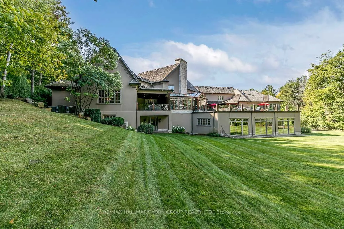 16 Hunters Glen Road
